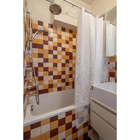 ❁charming In Downtown❁ Lift&kingsizebed Sofia