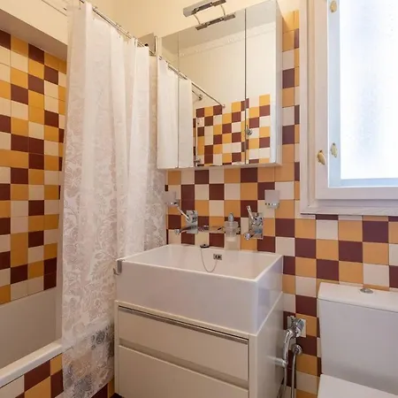 ❁charming In Downtown❁ Lift&kingsizebed Sofia